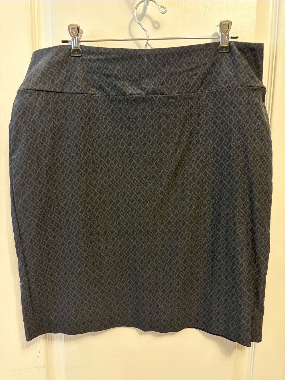 Margaret M Textured Dark Gray Pencil Skirt